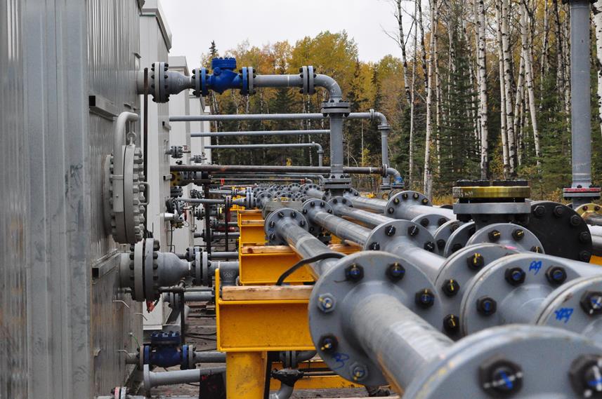 Roska temporary flanged rental pipe installed on pipe stands to support a temporary facility and maintain safe, efficient flow.